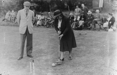 Bristol Croquet Club Exhibition Match during WW2: Daisy Lintern vs. Capt. Vaughan-Jenkins